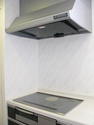 【設備】 | ライオンズ南千里佐竹台グランハート | ３口ＩＨクッキングヒータ　※前回募集時／２０１９年３月の写真