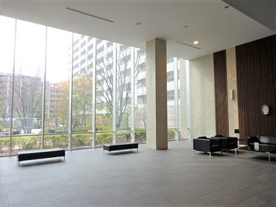 【その他】 | ライオンズ南千里佐竹台グランハート | ロビー　※前回募集時／２０２５年２月の写真