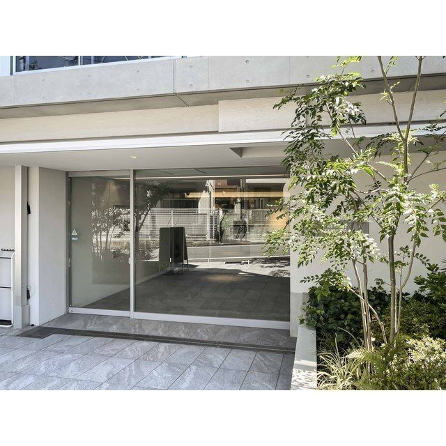 ＪＰ　ｎｏｉｅ　駒沢大学のエントランス