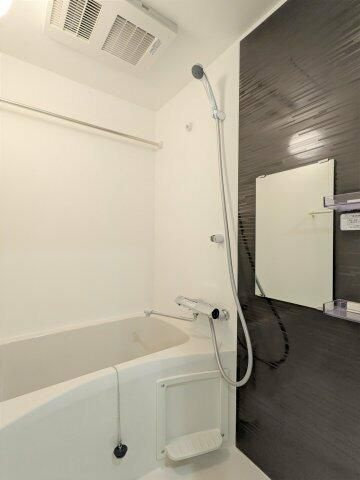 ブランドール坂下三丁目の浴室