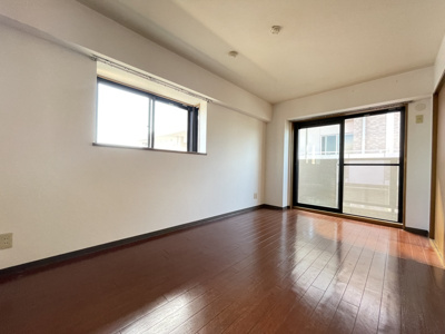 【寝室】 | レジデンス山地