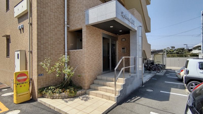 【エントランス】 | レジデンス鹿田