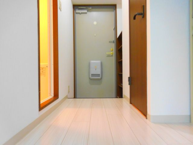 メゾン・リヴェールⅡの玄関