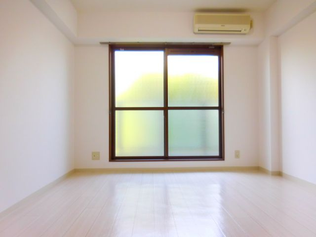 メゾン・リヴェールⅡの居間・リビング