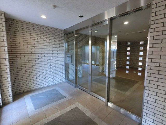 スカイグランデ船橋宮本のエントランス