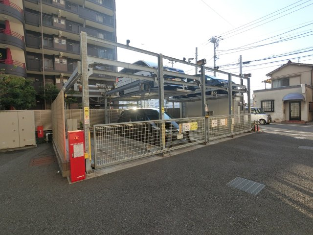 スカイグランデ船橋宮本の駐車場