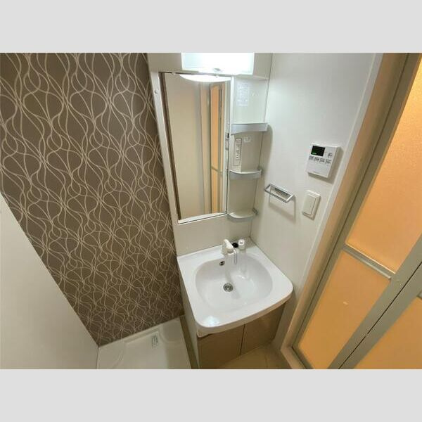 S-RESIDENCE新大阪WESTの玄関