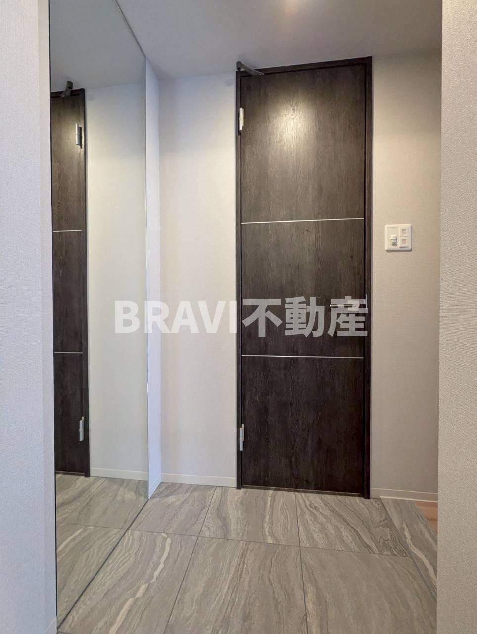 セイワパレス本町東 BRAVI不動産の玄関