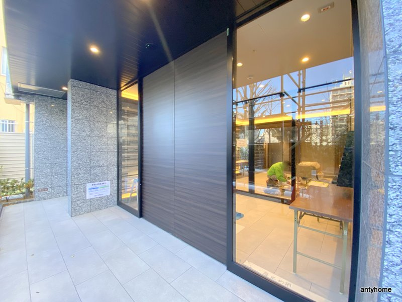 プレサンスドームシティ 仲介手数料無料のエントランス