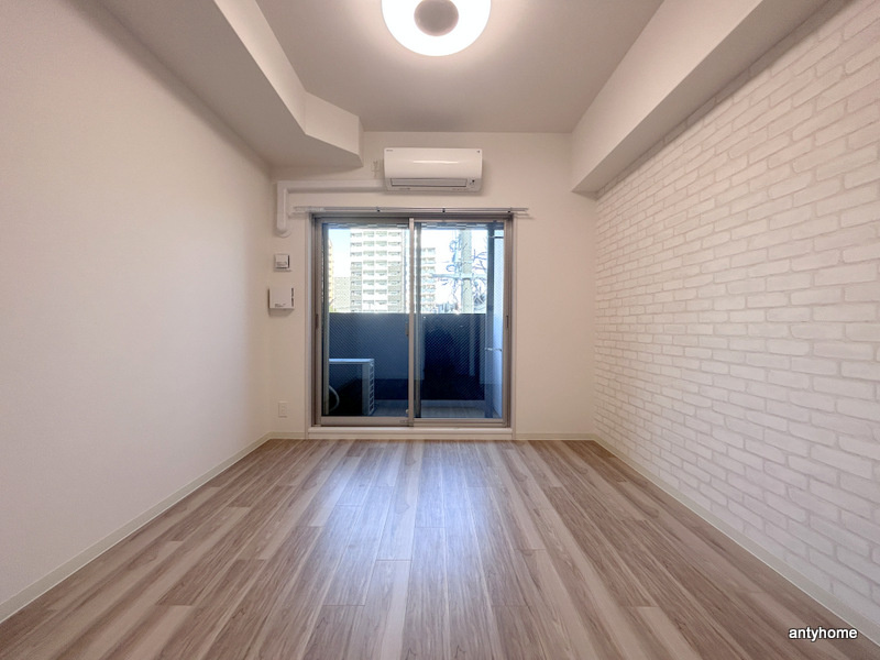 プレサンスドームシティ 仲介手数料無料の居間・リビング