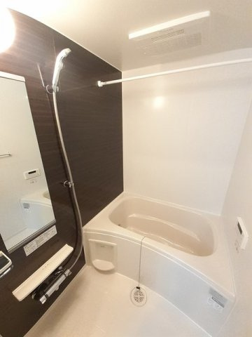 ドウェル　コティヌスの浴室