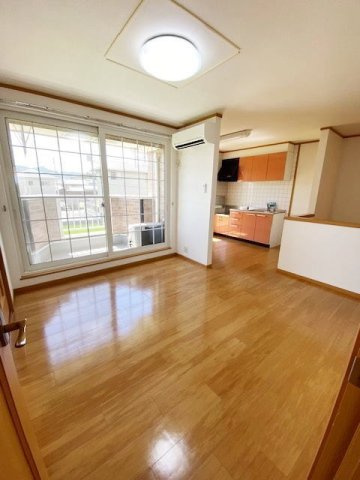 ブリーゼＡの居間・リビング