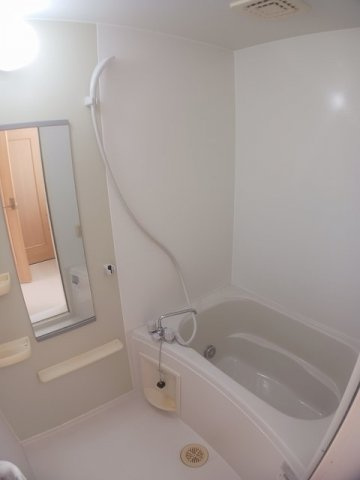 ブリーゼＡの浴室