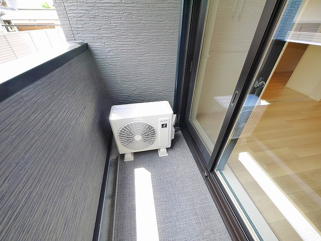 カーサ　セレノのバルコニー|暖かな日差しのふりそそぐバルコニー