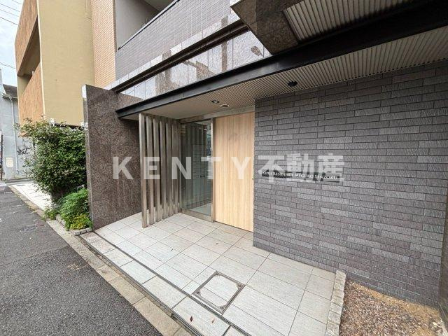 【エントランス】 | Ｏｐｕｓ　ｒｅｓｉｄｅｎｃｅ　Ｍｅｇｕｒｏ　Ｓｅｎｚｏｋｕ | 毎日通るエントランスはこのようになっています