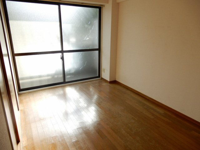 シャトー第一土山の居間・リビング