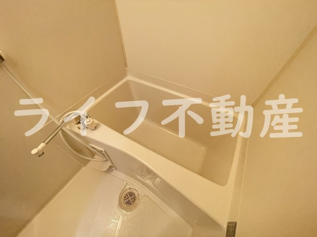 マジェスタ八戸ノ里の浴室|日々の疲れを癒すお風呂付です