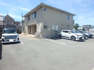 【駐車場】 | ブルースカイハイツ | 駐車場完備です