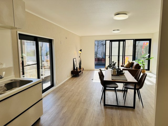 八王子市　南陽台　中古戸建ての内装|～20.0帖の明るいLDKで、家族団欒の時間をお過ごしいただけます～