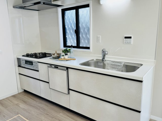 八王子市　南陽台　中古戸建てのキッチン|～新規交換済、使い勝手の良いシステムキッチン～