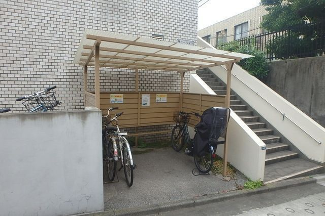 サニーハイツ のロビー|■駐輪場