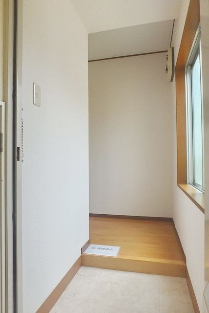 サニーハイツ の玄関|※全て別号室（１LDK）のお写真。内装等参考にしてください。