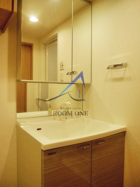 ルーブル蒲田本町の洗面所|独立洗面台です。