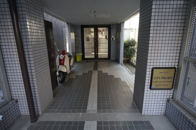 シティパレス生駒谷田町Ｐ７のバルコニー