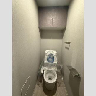 【トイレ】 | エスリードレジデンス ザ・グラン大阪福島クラス | 落ち着いた色調のトイレです