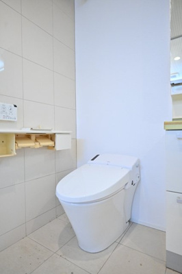 【トイレ】 | 新宿７丁目戸建て | (2F)