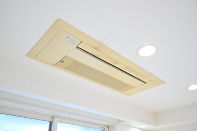 【設備】 | 新宿７丁目戸建て | エアコン(LDK)