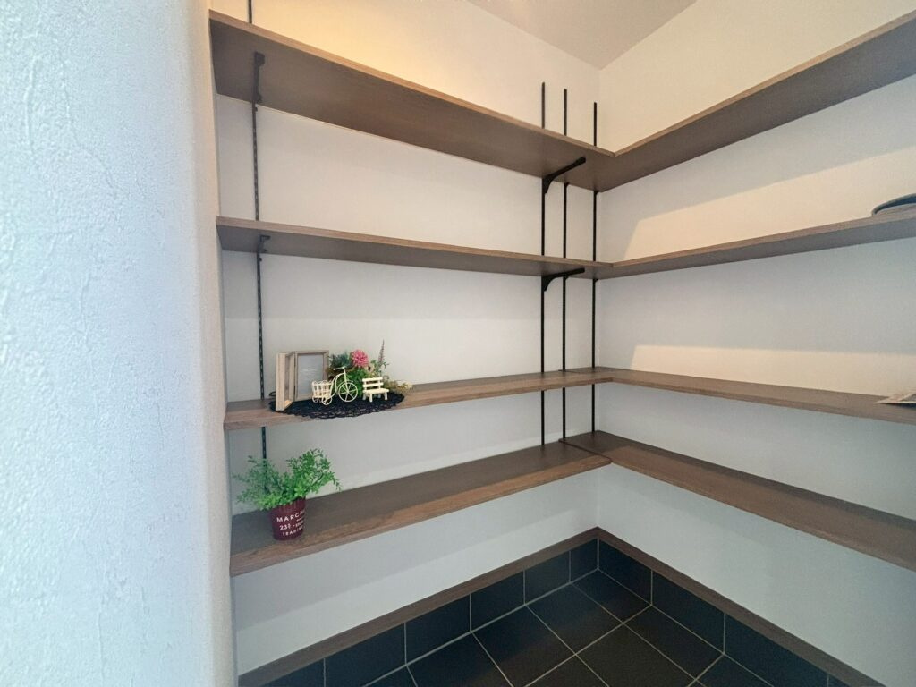 【No.7565】卯垣3丁目/新築戸建/3LDKの玄関|シューズクローゼット完備！