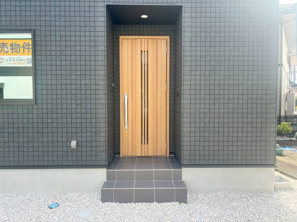 【No.7565】卯垣3丁目/新築戸建/3LDKの玄関|玄関の外観です。