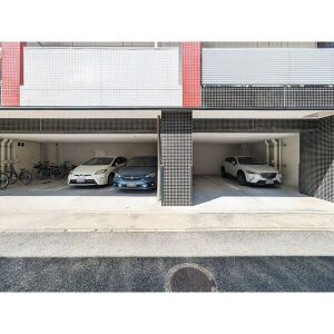 福岡市東区馬出５丁目の賃貸マンションの駐車場