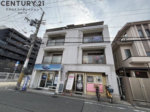 敷地内に駐輪場があります