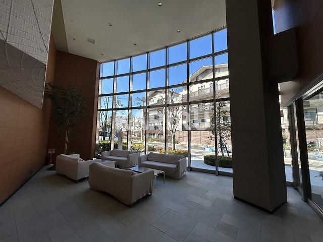 ブランシエラ吹田片山公園のロビー