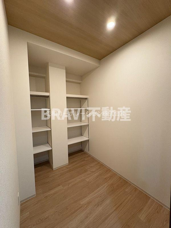 セイワパレス本町東 BRAVI不動産の収納