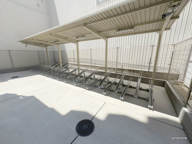 スプランディッド梅田WEST 仲介手数料無料の駐車場