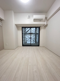 【居間・リビング】 | M-chris | 天満橋クリスビル