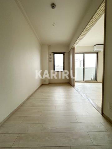 セントルイス京橋の洋室