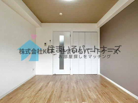 ウインドコートの洋室