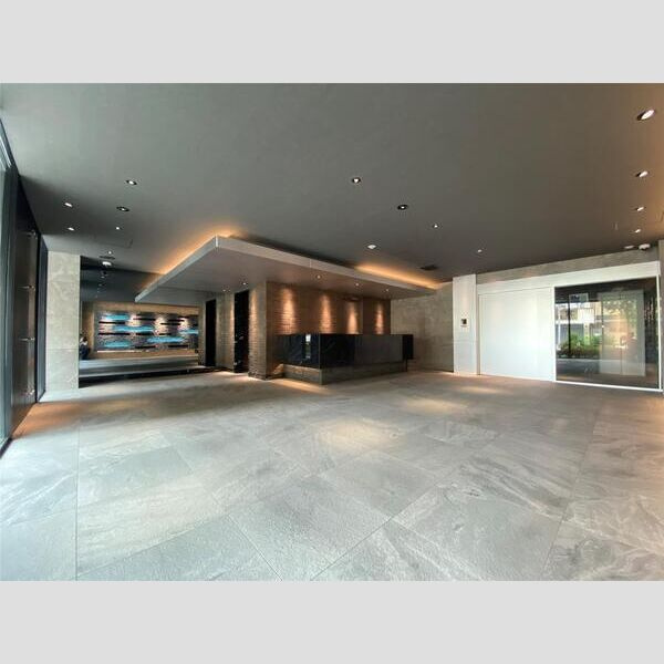 S-RESIDENCE三国WESTのロビー