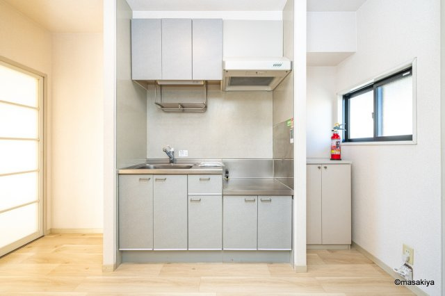 ソフィア　Aのキッチン|写真は同じ建物内の別のお部屋のものです。参考にご覧下さい。