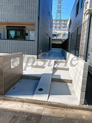 【エントランス】 | ウエスト・ハイランド・コート