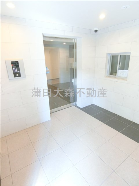 パティーナ蒲田のエントランス|エントランス　防犯カメラTVモニター付オートロック宅配BOXメールBOX