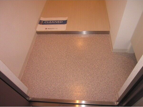 イーストヴィラ梅田の玄関