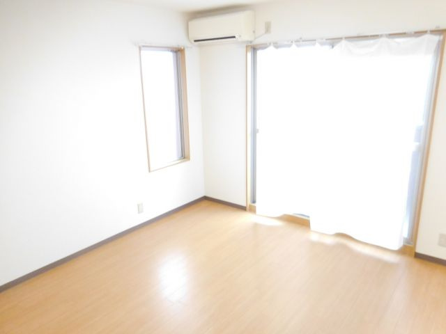 プライムコート南松原の居間・リビング