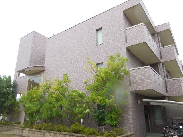 プライムコート南松原の外観