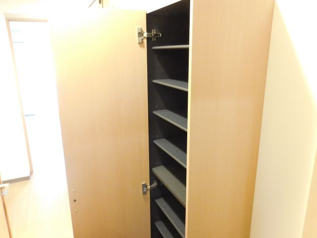 プライムコート南松原の玄関