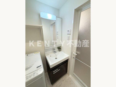 【洗面所】 | ＬＥＸＥ長原 | 明るい洗面所です